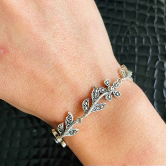 Shiny Marcasite Flower Link Sterling Silver Floral Bracelet - Picture 3 of 12